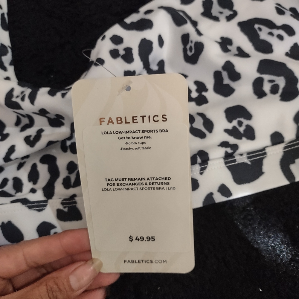 Fabletics snow leopard set - Picture 7 of 9